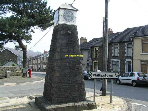Photo 6"x4" New Tredegar clock Elliot's Town c2008