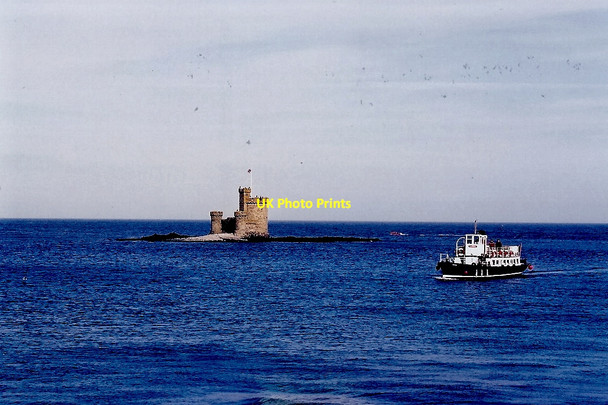 Photo 6"x4" Douglas Bay - Tower of Refuge and passing tour boat Douglas\/SC3875 c2003