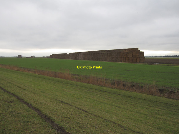 Photo 6"x4" Wall of straw Purls Bridge c2010