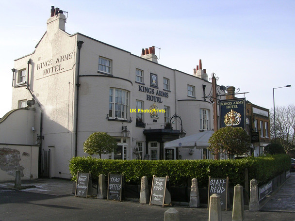 Photo 6"x4" Kings Arms Hotel Surbiton c2010