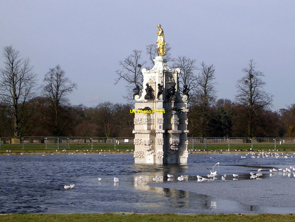 Photo 6"x4" Diana Fountain, Bushy Park Teddington\/TQ1670 c2010