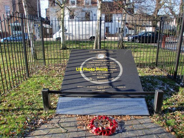 Photo 6"x4" War Memorial to the Arctic Campaign, Silver Street, Enfield Enfield\/TQ3396 c2010