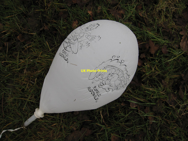 Photo 6"x4" Helium balloon, aka litter Burrough Green c2010
