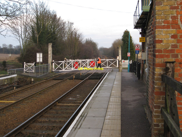 Photo 6"x4" Dullingham Station level crossing Dullingham c2010
