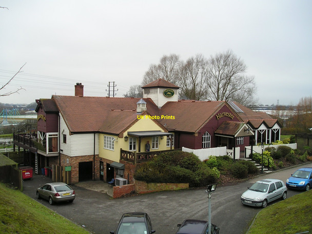 Photo 6"x4" The Bell and Barge Pub Rugby Rugby c2010