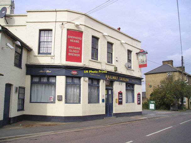 Photo 6"x4" The Railway Tavern Pub, Lower Higham Higham\/TQ7171 c2010