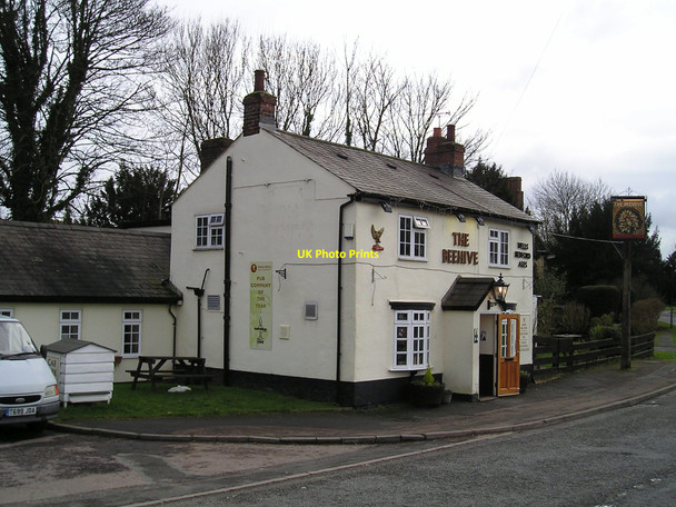 Photo 6"x4" The Beehive Pub, Deanshanger Deanshanger c2010