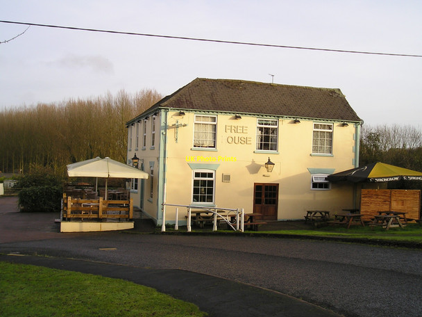 Photo 6"x4" The Cuttle Inn Pub, Long Itchington, Southam Model Village\/SP4164 c2010