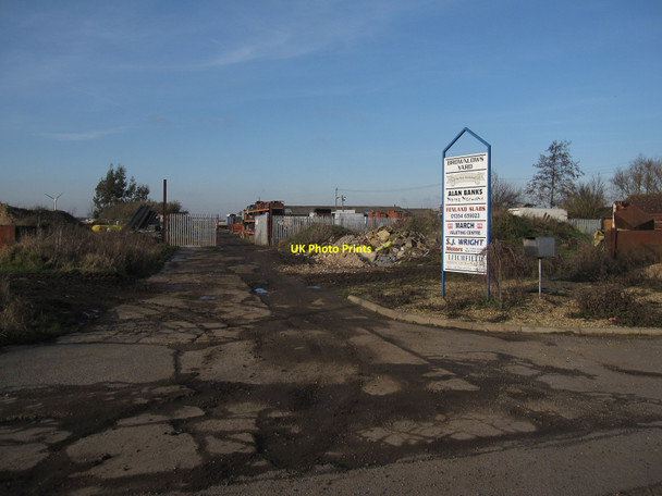 Photo 6"x4" Brownlows Yard March\/TL4196 c2010