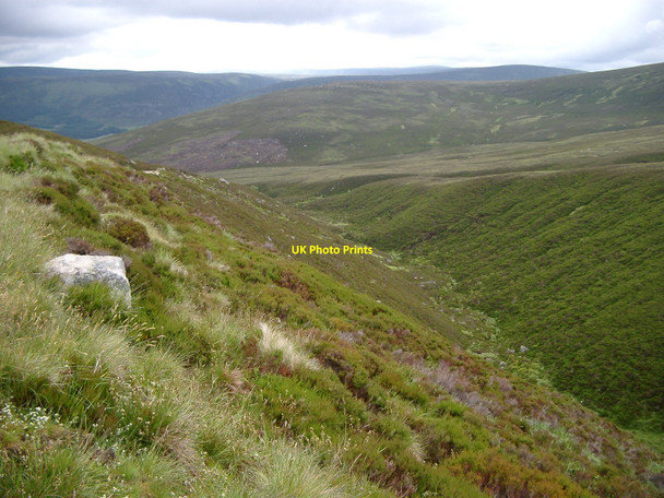 Photo 6"x4" Flanks of Lochnagar An t-Sr\u00f2n\/NO2884 c2003