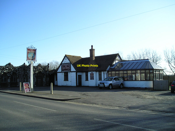 Photo 6"x4" The Ship on Shore Pub, Sheerness Sheerness c2010