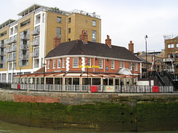 Photo 6"x4" The Narrow Pub, Limehouse Poplar\/TQ3780 c2010