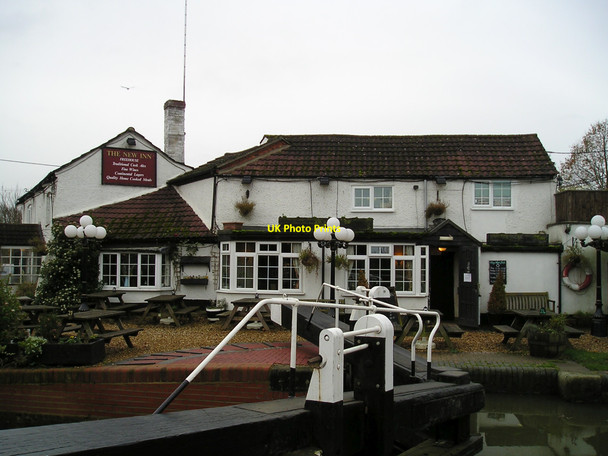Photo 6"x4" The New Inn Pub, Long Buckby Long Buckby Wharf c2010