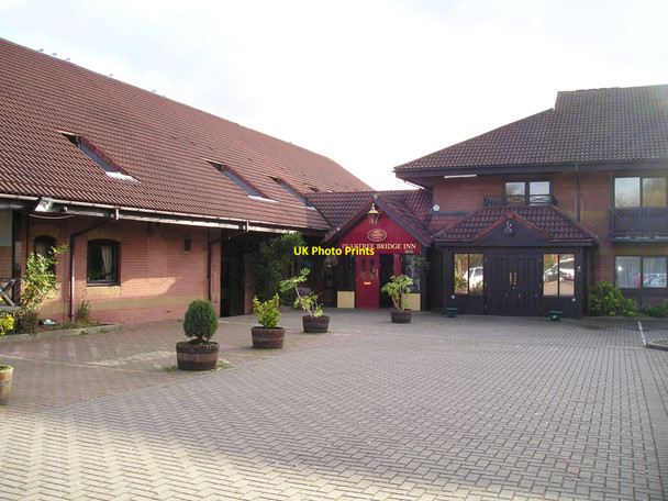Photo 6"x4" The Peartree Bridge Inn Pub, Peartree Bridge, Milton Keynes Milton Keynes c2010