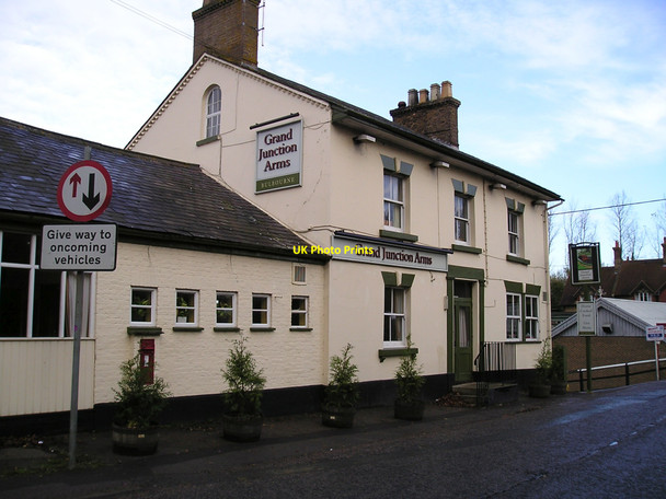 Photo 6"x4" The Grand Junction Arms Pub, Bulborne, Tring Tring c2010