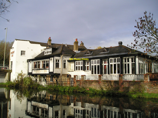 Photo 6"x4" The Fishery In Pub, Boxmoor, Hemel Hempstead Hemel Hempstead c2010