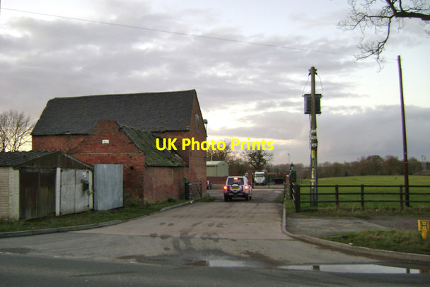 Photo 6"x4" Farm buildings and yard by A445 Bubbenhall c2010