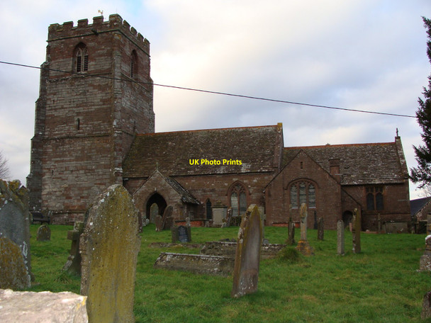 Photo 6"x4" St. Weonard's - the church St Weonards c2010