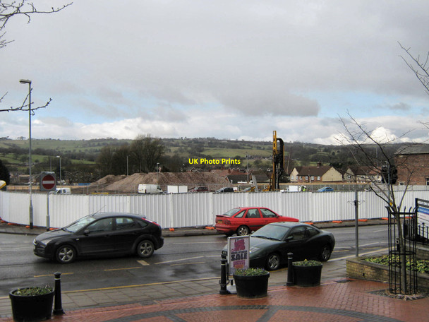 Photo 6"x4" The hoardings are up Biddulph c2010