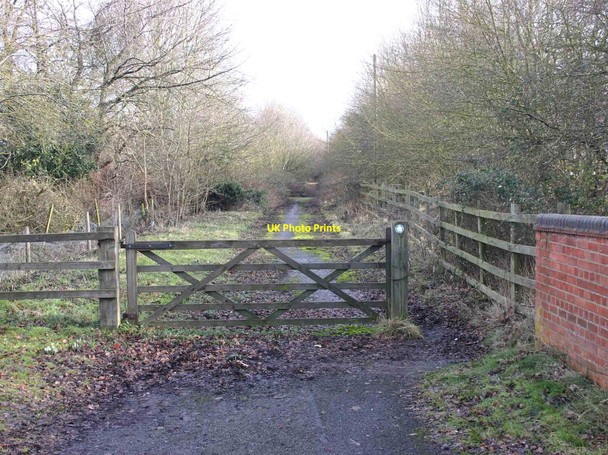 Photo 6"x4" Footpath off Park Lane, Snitterfield Snitterfield c2010