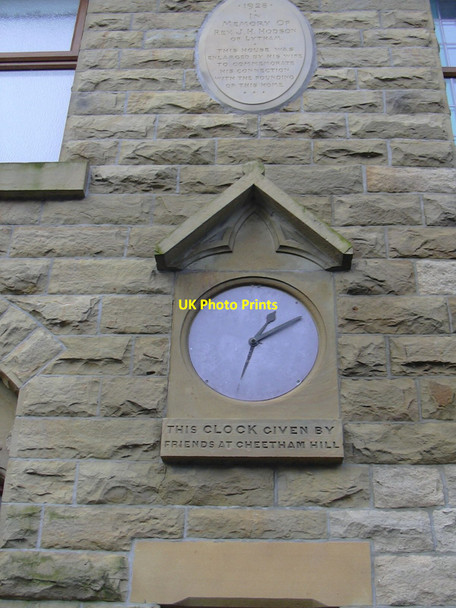Photo 6"x4" Clock-Plaque on Bay Fronted House Edge Fold\/SD7218 c2010