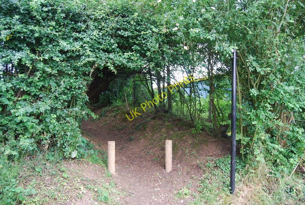 Photo 6"x4" Footpath off Postern Lane Tonbridge c2009
