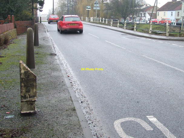 Photo 6"x4" Old Milepost Nordelph c2010