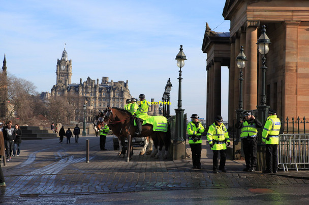 Photo 6"x4" Effective Crowd Control Edinburgh c2010