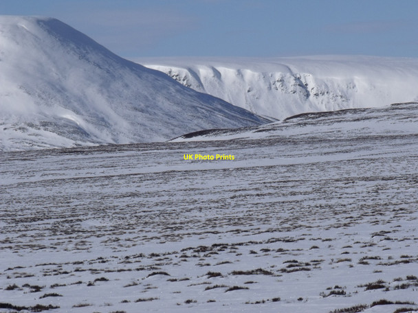 Photo 6"x4" Looking across the headwaters of Allt Geallaidh north of Carn a' Mhurraich Carn a' Mhurraich c2010