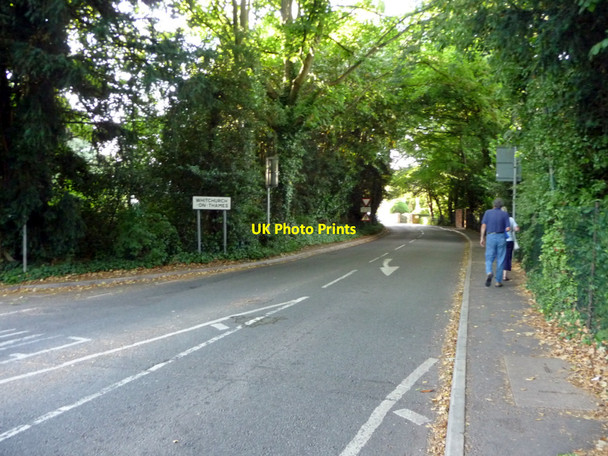 Photo 6"x4" Whitchurch-on-Thames from just beyond the toll bridge Pangbourne c2009