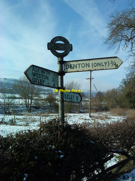 Photo 6"x4" Old West Ridings  Signpost Denton\/SE1448 c2010