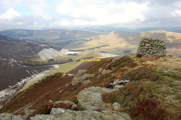 Photo 6"x4" Cairn on Juniper Craigs Hundleshope c2010