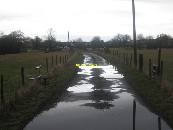 Photo 6"x4" The Greensand Way crosses Court Lodge Farm road Kingsnorth\/TR0039 c2010