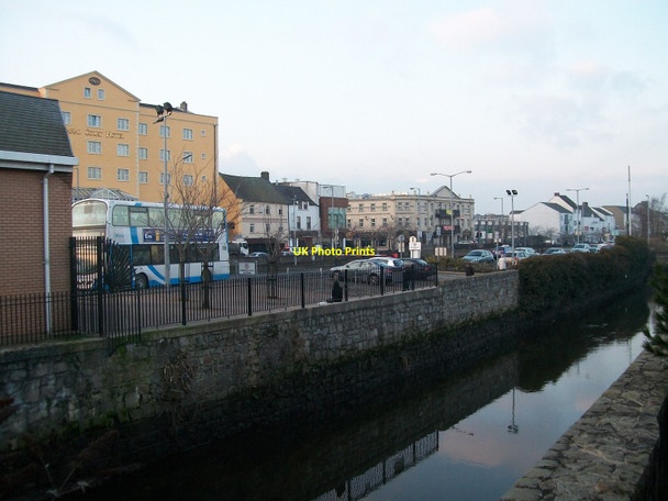 Photo 6"x4" View across the Clanrye River to the Vehicle Entrance of Newry's Ulsterbus Station Newry c2010