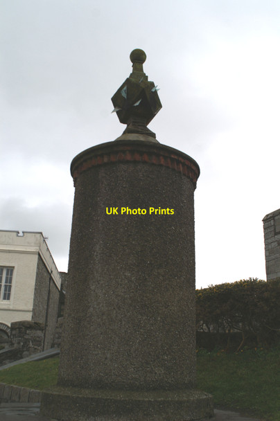 Photo 6"x4" Monument to Charles Wesley in the square, Castletown Castletown\/SC2667 c2010