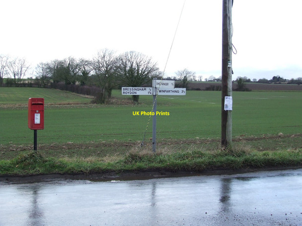 Photo 6"x4" Road Sign And Post Box Diss c2010