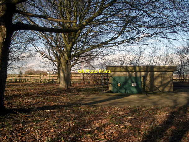 Photo 6"x4" Saltbox Pumping Station Upton\/SU5186 c2010