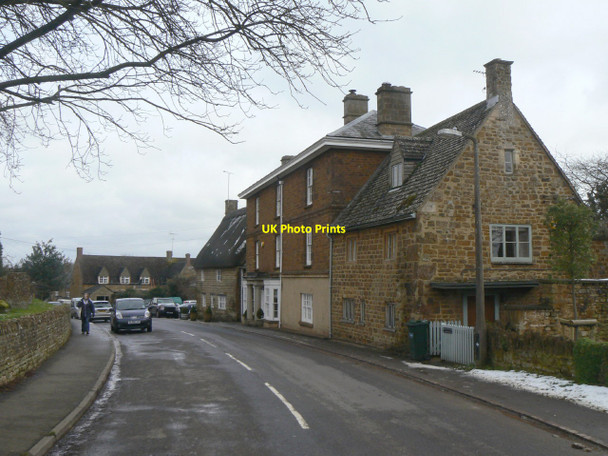 Photo 6"x4" Priestfield and Priestfield Cottage, High Street East End\/SP3533 c2010