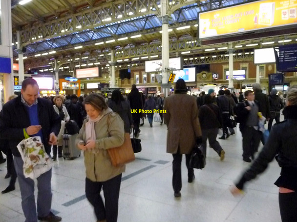 Photo 6"x4" London : Westminster - Victoria Railway Station Westminster c2010