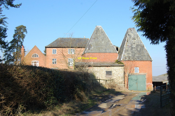 Photo 6"x4" Oasts at Upper Hazel Farm Alder's End c2010