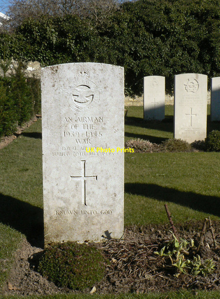 Photo 6"x4" Grave of an unknown airman - Llantwit Major Llantwit Major\/Llanilltud Fawr c2010