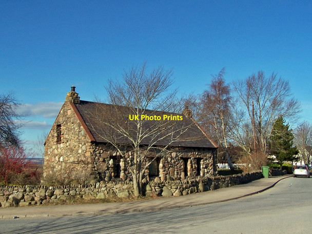 Photo 6"x4" Cottage in Cherry Park, Balloch Balloch\/NH7346 c2010