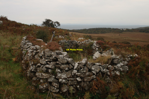 Photo 6"x4" Kintour Chapel, Islay Cnoc M\u00f2r na Claigin c2007