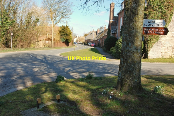 Photo 6"x4" Winfrith Newburgh: The Lulworth Road junction with the High Street Winfrith Newburgh c2010