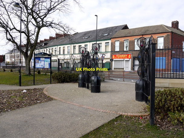 Photo 6"x4" Entrance to Elswick Park on Elswick Road Newcastle upon Tyne c2010