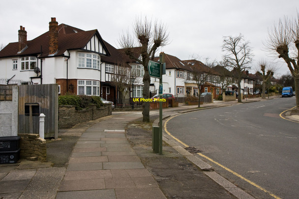 Photo 6"x4" Mill Way Edgware c2010 P1