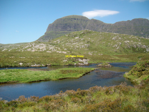Photo 6"x4" Suilven from the mouth of Uidh Fhearna Loch Gleannan a' Mhadaidh c2009