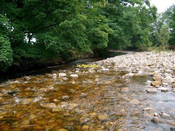 Photo 6"x4" River Cover East Witton c2008