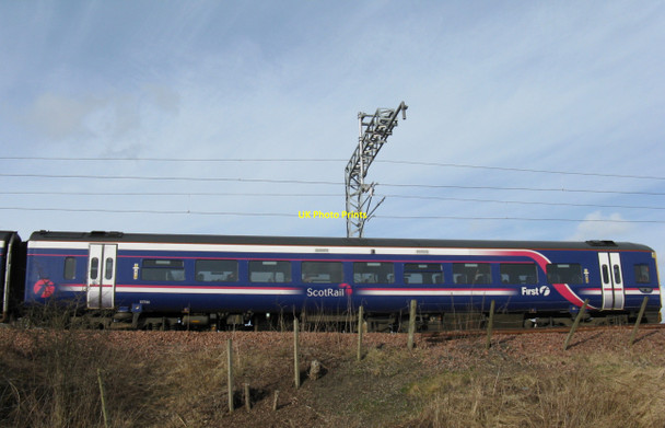 Photo 6"x4" Half a train near Roman Camp Livingston c2010