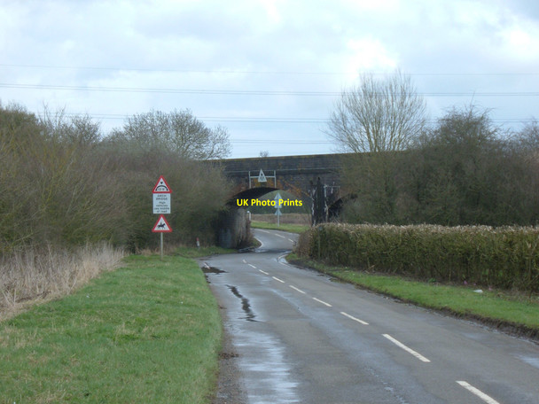 Photo 6"x4" Railway (Disused) Bridge Tinkers End c2010